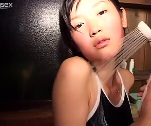 Noriko Kijima se spoustou make-upu může vypadat jako Nádherné Kočka