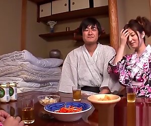 Japonki gejsza zostaje zerżnięta, gdy jej przyjacielski śpi