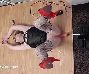 Lisa In Wetlook Anal Banging By The Fucking Machine
