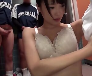 Brave Chinese lady gives the whole football team a mouthful.