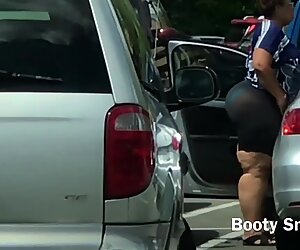 Redbone seksi BBW mengganti pakaian di tempat parkir publik