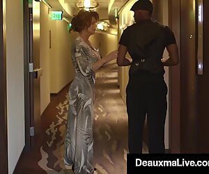 Texas Cougar Deauxma Gets Pounded In Hotel By Big Black Cock