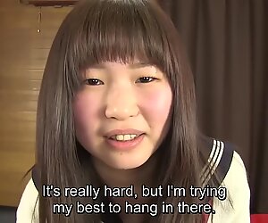 Undertexter Japansk schoolgirl pee desperation hd