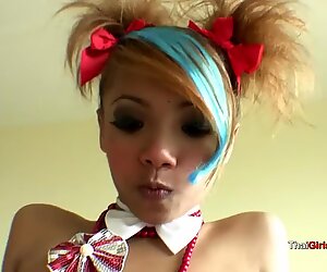 Thai teenager queen takes dick
